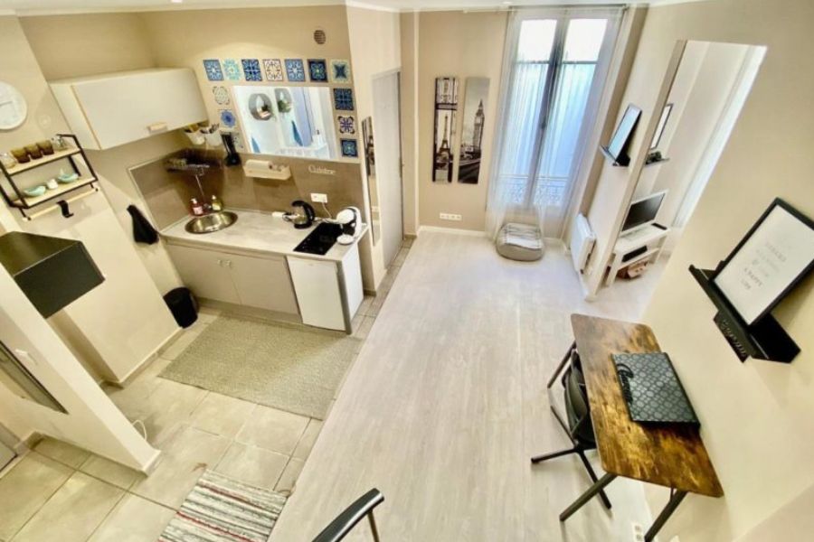 Lovely & cozy duplex heart of Nice with bathtub!