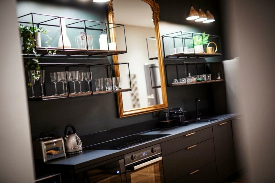 cuisine et verre Hédoné Suite de luxe et Spa privatif