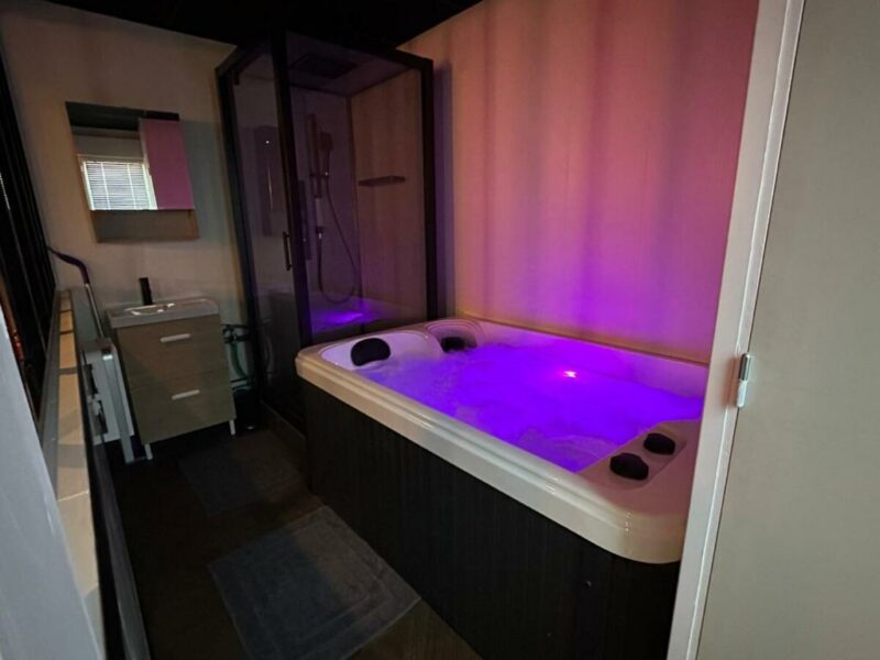jacuzzi 4k cinema jacuzzi